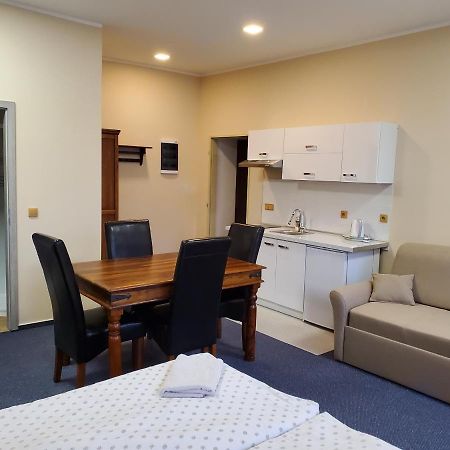 Hotel Koruna Penzion Teplice nad Metuji Ngoại thất bức ảnh