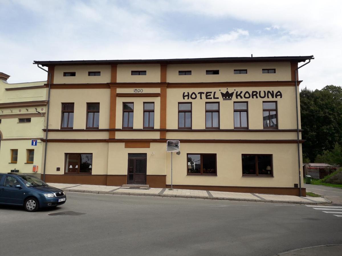 Hotel Koruna Penzion Teplice nad Metuji Ngoại thất bức ảnh