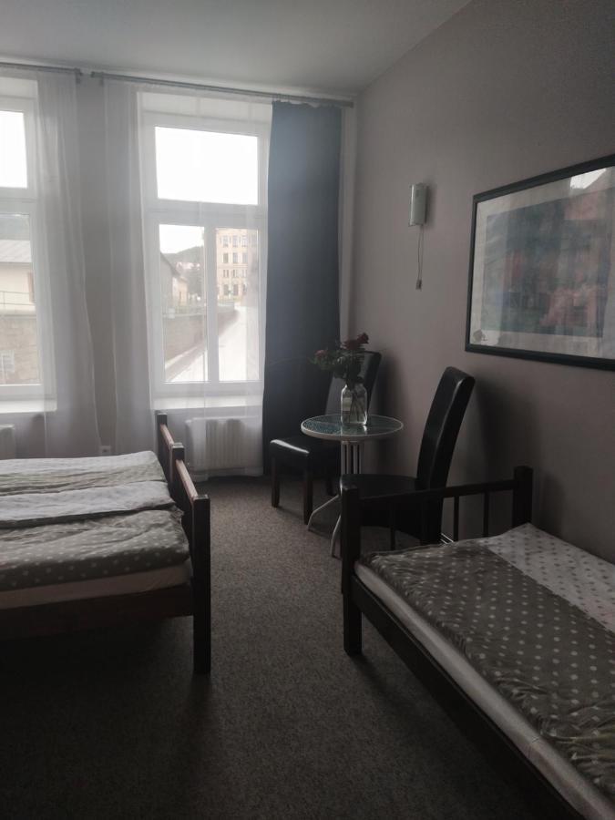Hotel Koruna Penzion Teplice nad Metuji Ngoại thất bức ảnh