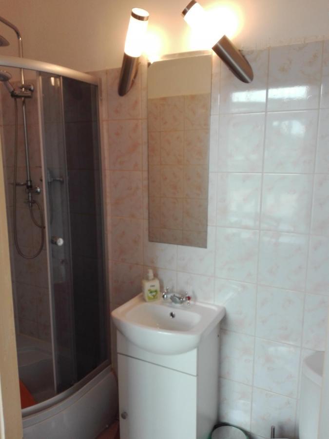 Hotel Koruna Penzion Teplice nad Metuji Ngoại thất bức ảnh
