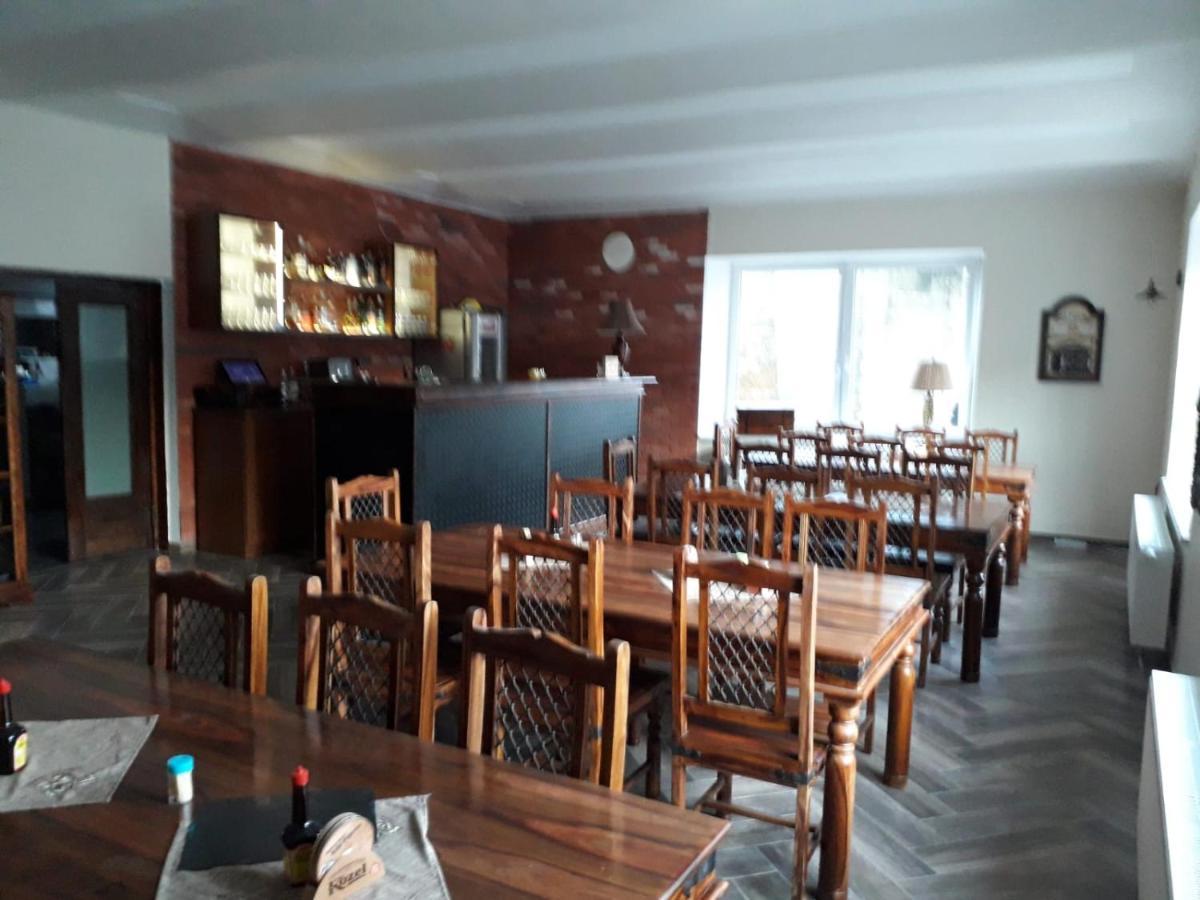 Hotel Koruna Penzion Teplice nad Metuji Ngoại thất bức ảnh