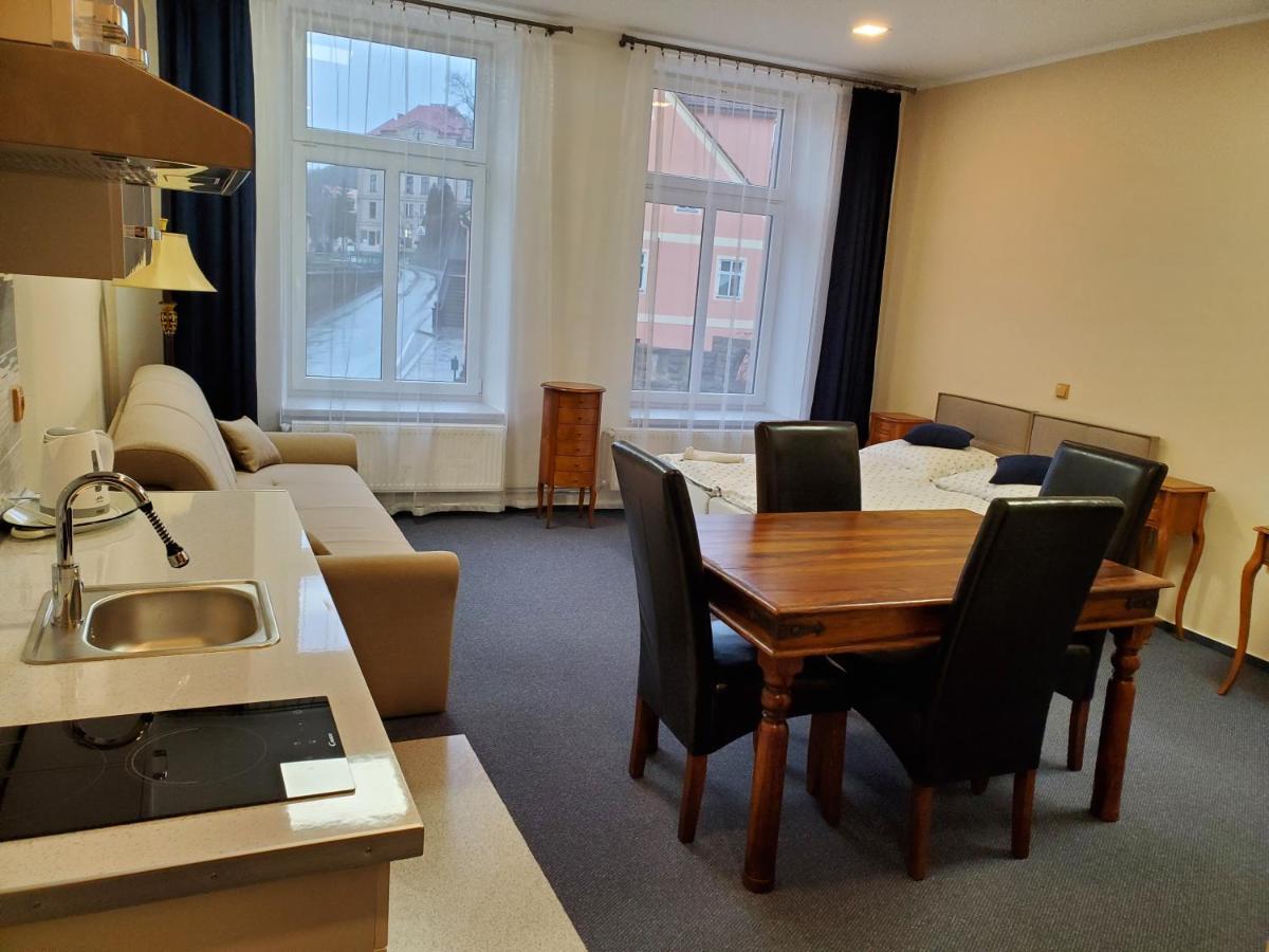 Hotel Koruna Penzion Teplice nad Metuji Ngoại thất bức ảnh