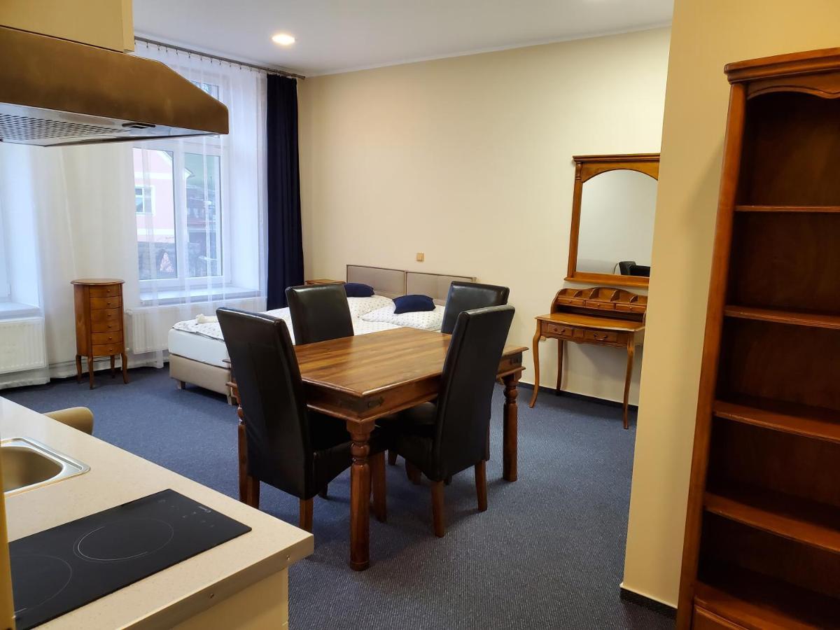 Hotel Koruna Penzion Teplice nad Metuji Ngoại thất bức ảnh