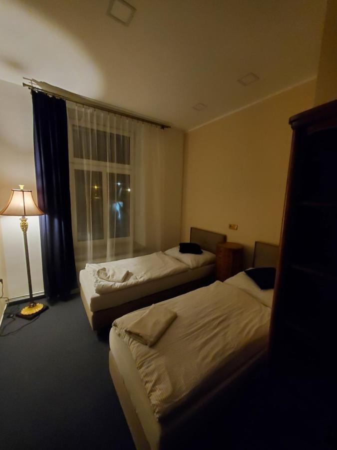 Hotel Koruna Penzion Teplice nad Metuji Ngoại thất bức ảnh