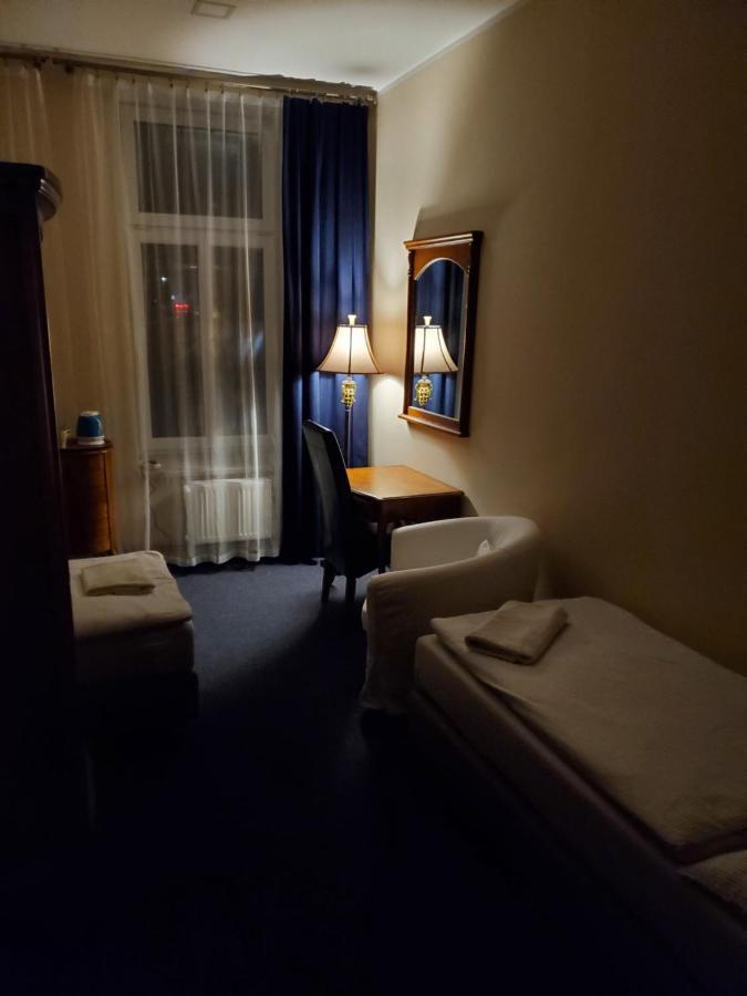 Hotel Koruna Penzion Teplice nad Metuji Ngoại thất bức ảnh