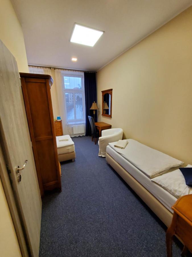Hotel Koruna Penzion Teplice nad Metuji Ngoại thất bức ảnh