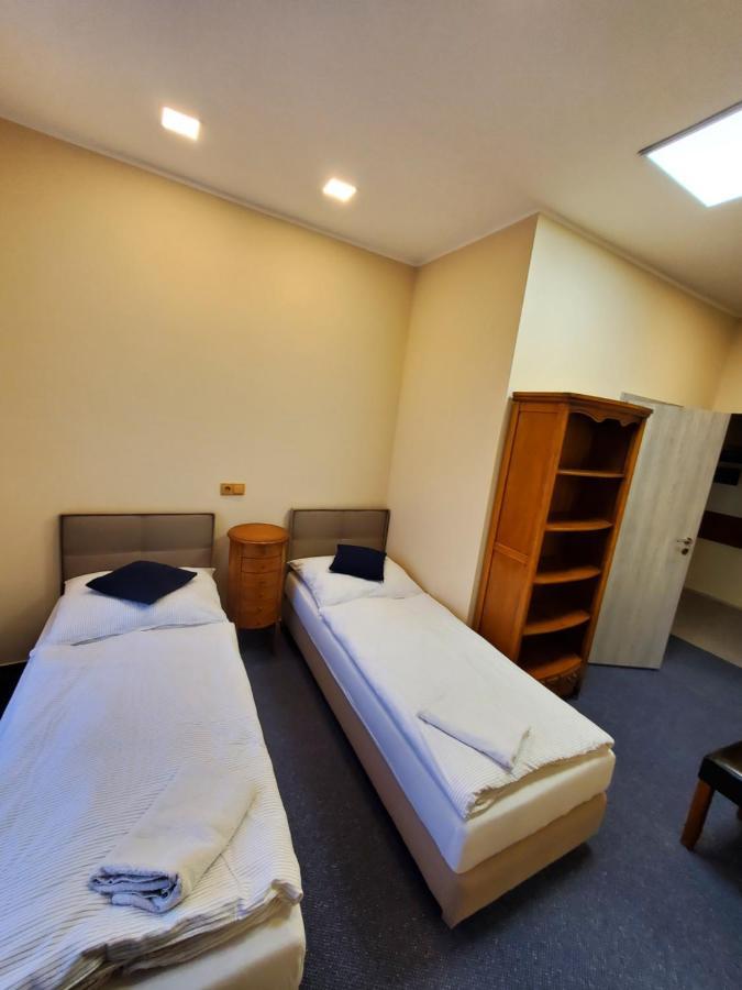 Hotel Koruna Penzion Teplice nad Metuji Ngoại thất bức ảnh