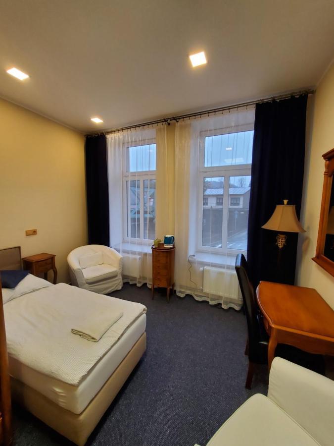 Hotel Koruna Penzion Teplice nad Metuji Ngoại thất bức ảnh