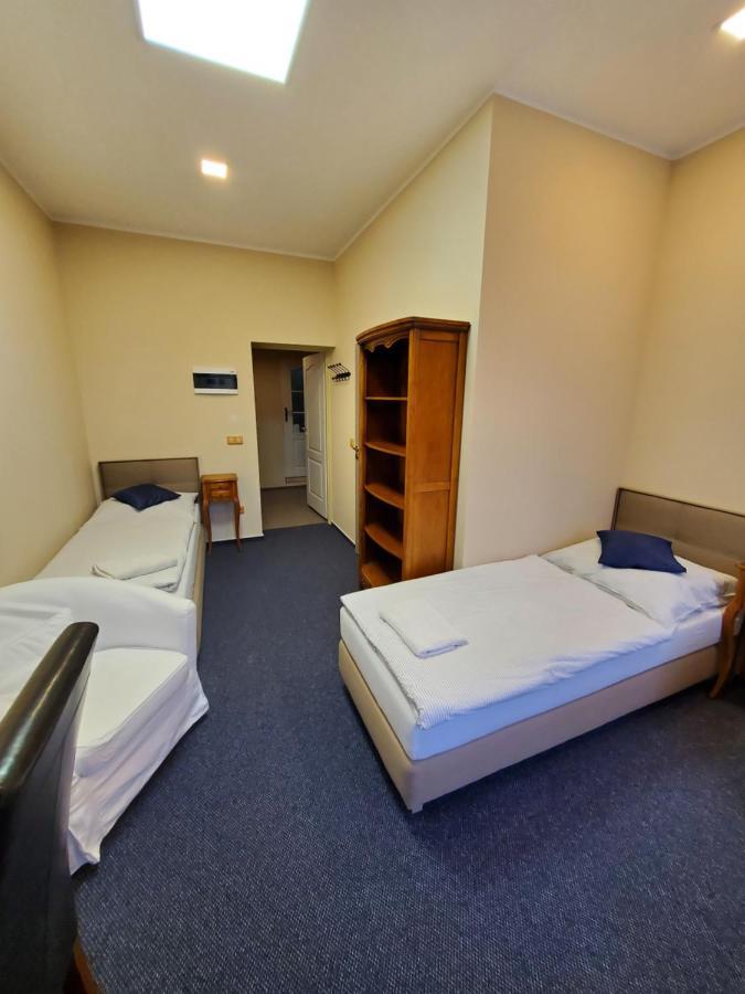 Hotel Koruna Penzion Teplice nad Metuji Ngoại thất bức ảnh